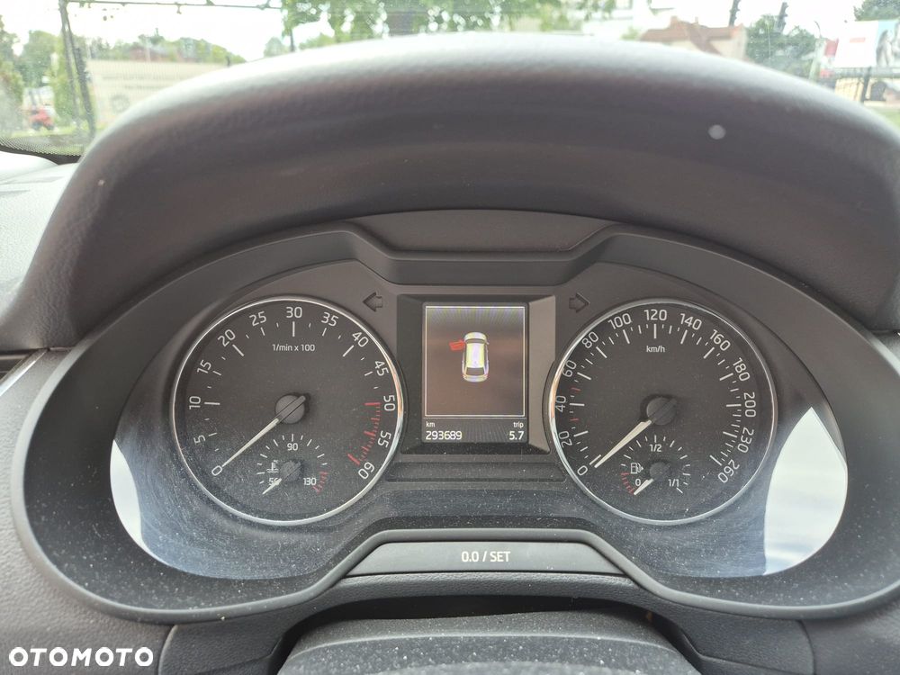 Skoda Octavia 2.0 TDI Elegance DSG - 23