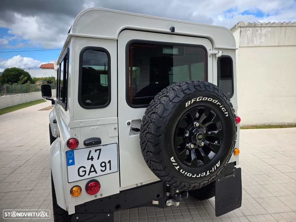 Land Rover Defender 90 2.4 CRD S - 19