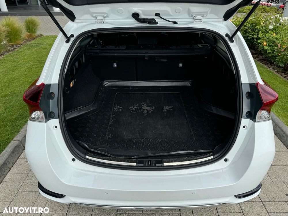 Toyota Auris 1.8 L VVT-i Sol+ - 27