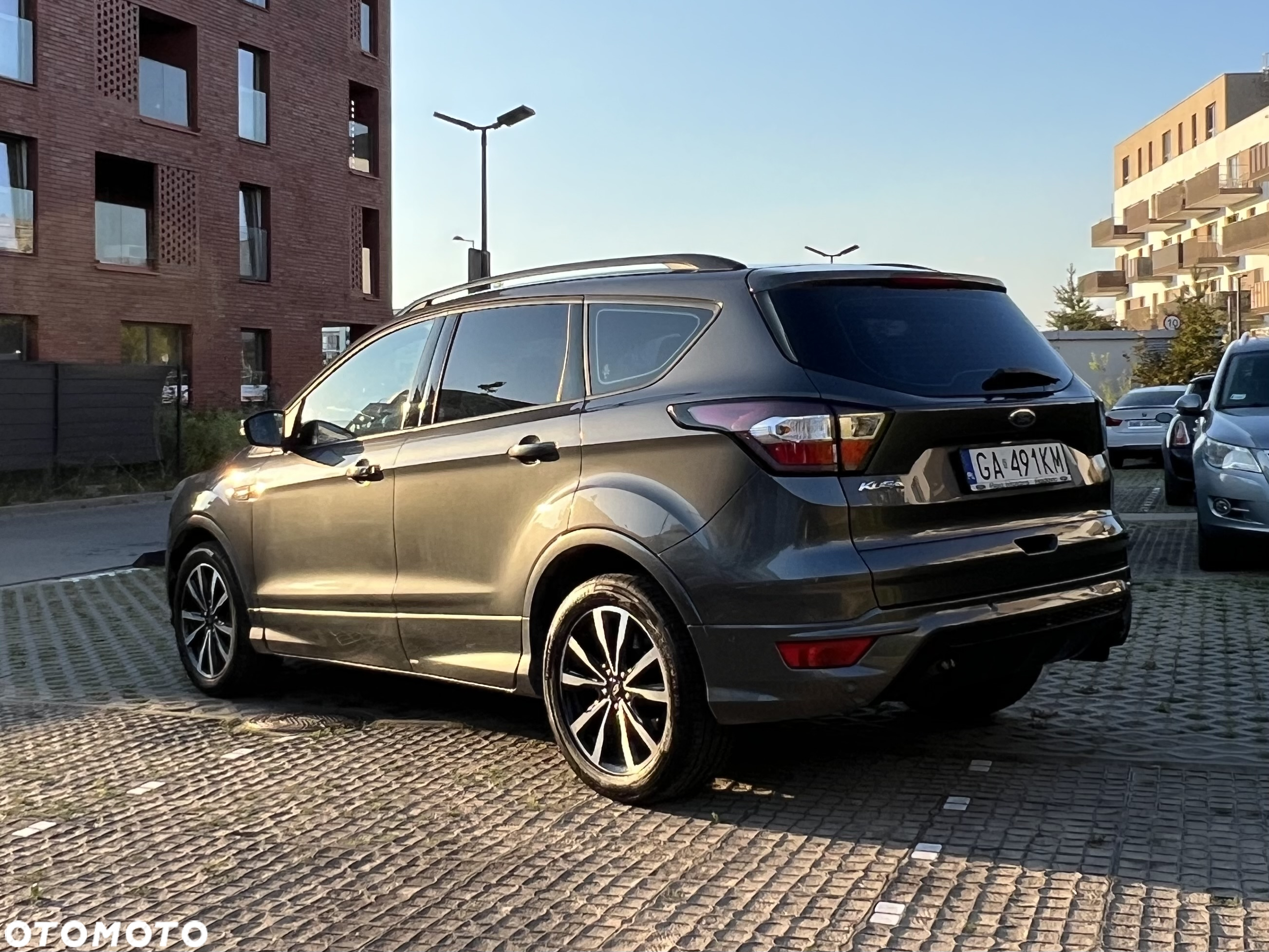 Ford Kuga 2.0 TDCi FWD ST-Line - 4