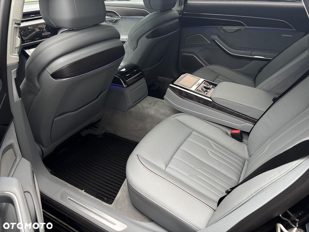 Audi A8 - 32