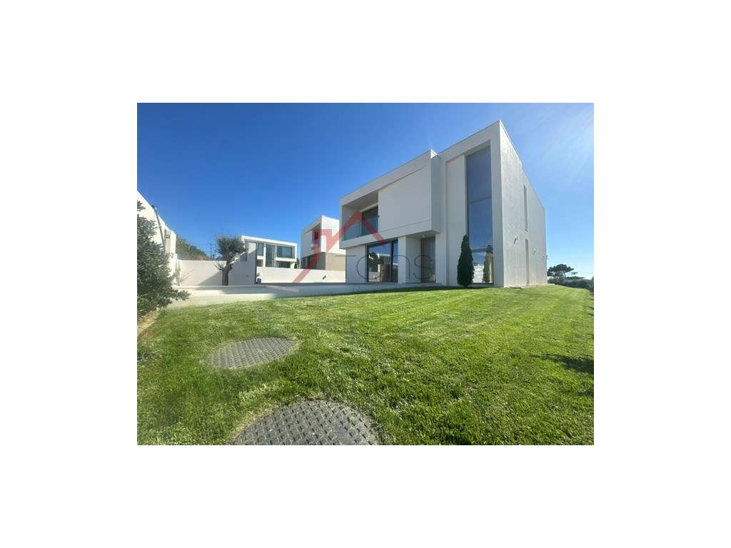 MORADIA DE LUXO ENTRE O CAMPO E PRAIA - Grande imagem: 3/28