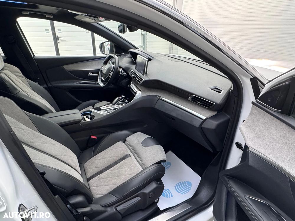 Peugeot 3008 Plug-In Hybrid 225 e-EAT8 GT - 17