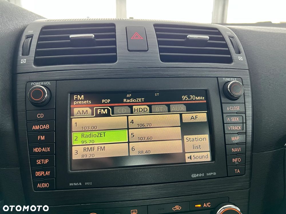 Toyota Avensis 2.0 Prestige NAVI MS - 28