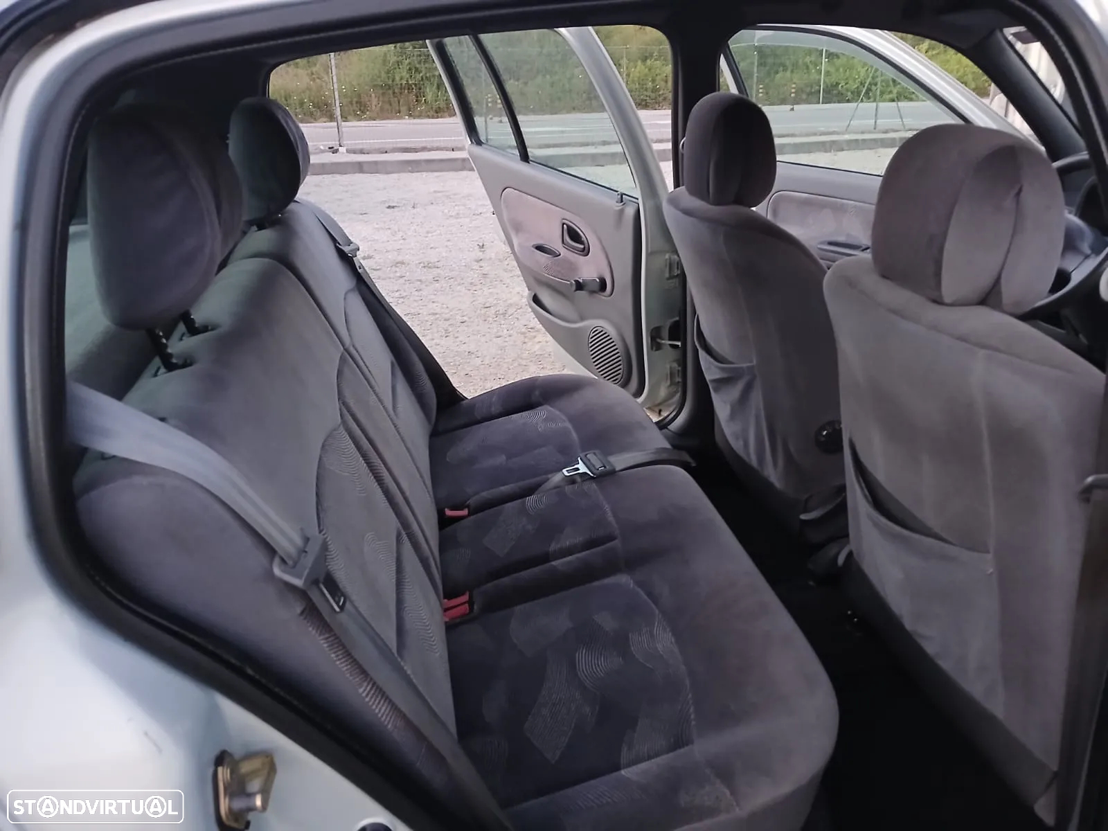 Renault Clio 1.9 D RXE - 3