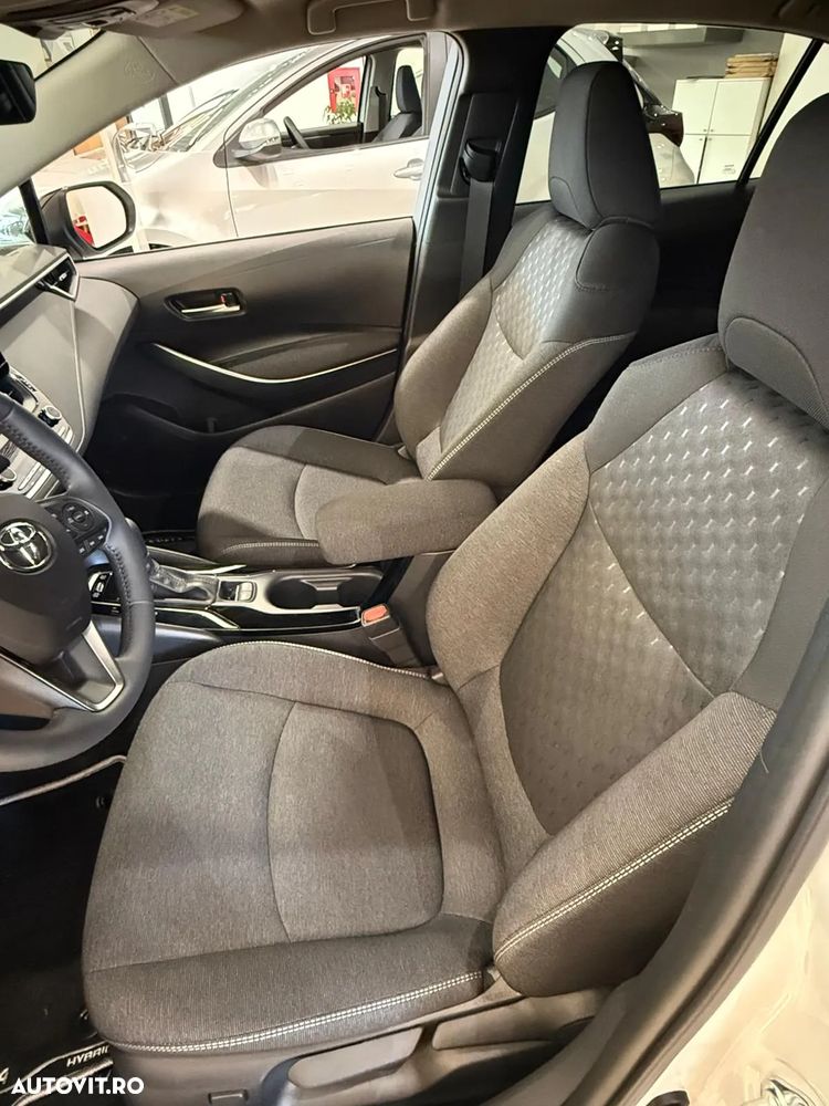 Toyota Corolla Sedan 1.8 HSD Dynamic - 10