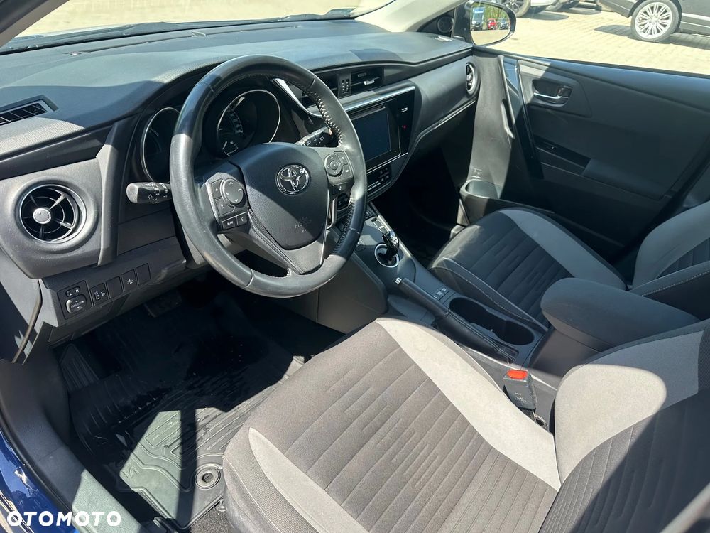 Toyota Auris - 11