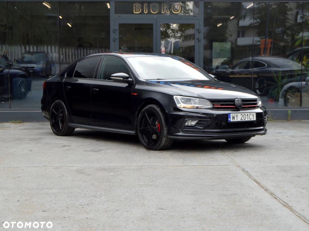 Volkswagen Jetta - 3
