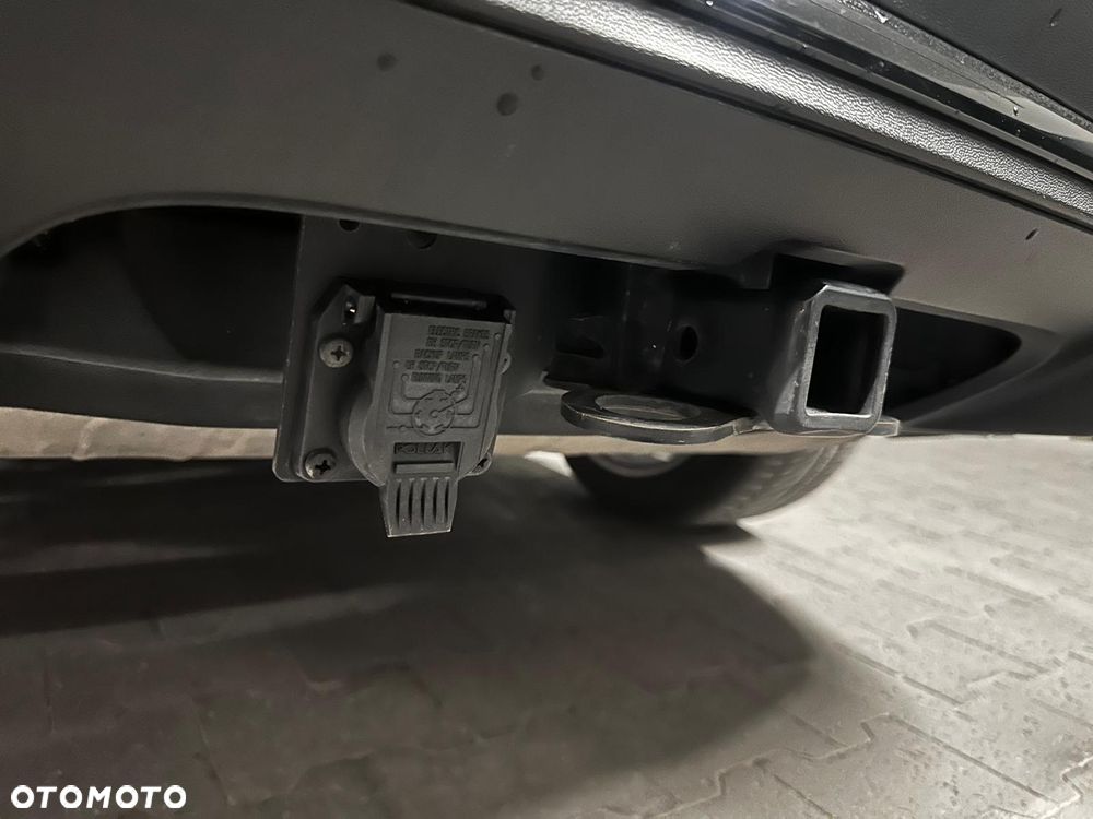 Mercedes-Benz GLC 300 4Matic 9G-TRONIC AMG Line Plus - 24