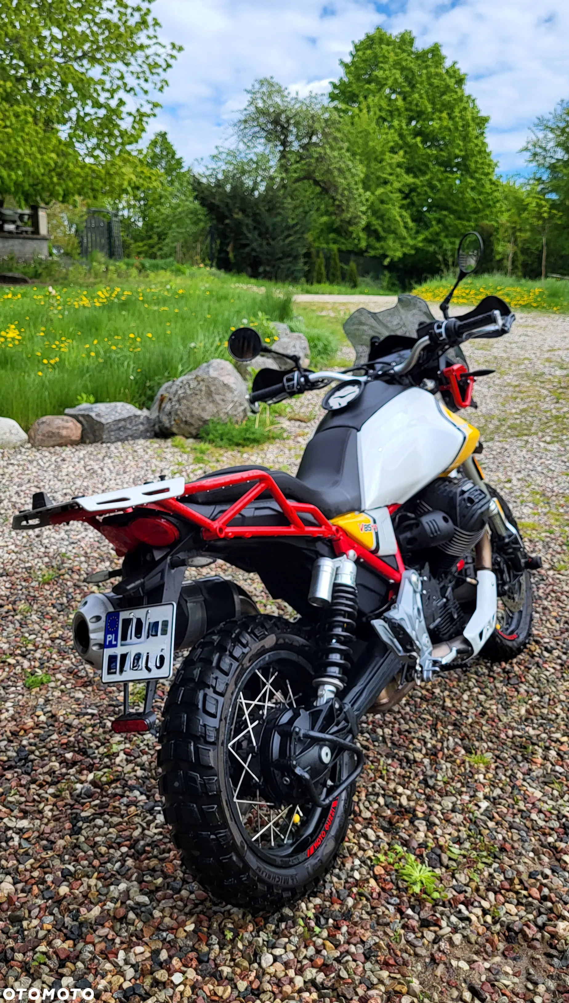 Moto Guzzi V85 - 8