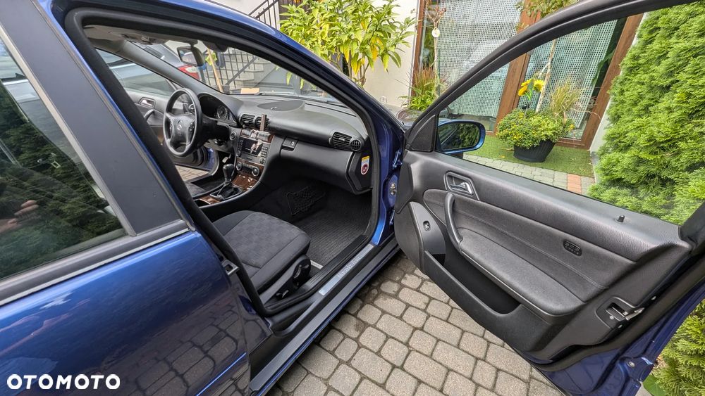 Mercedes-Benz Klasa C 180 T Kompressor Classic - 14