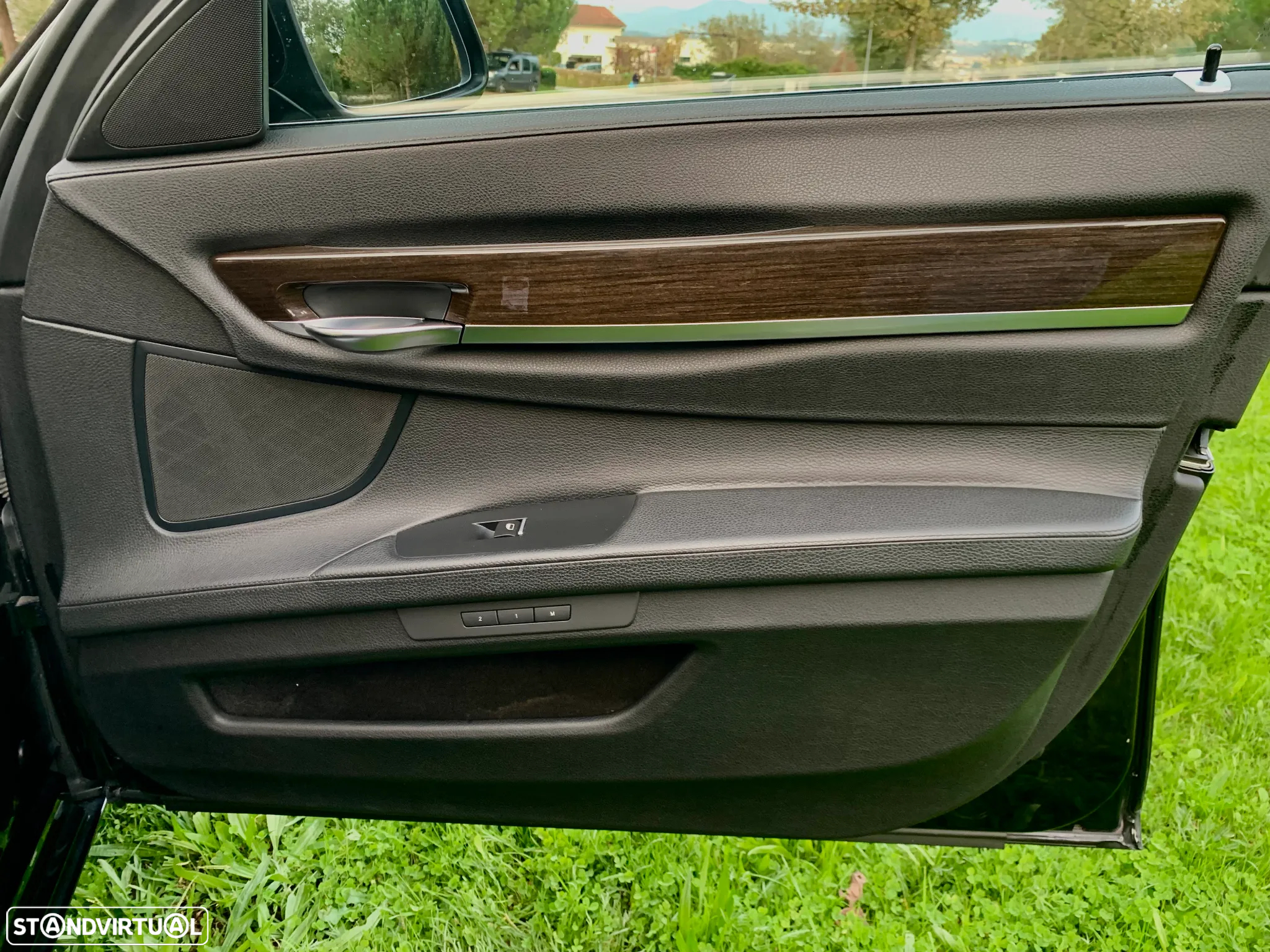 BMW 740 d Pack M - 36