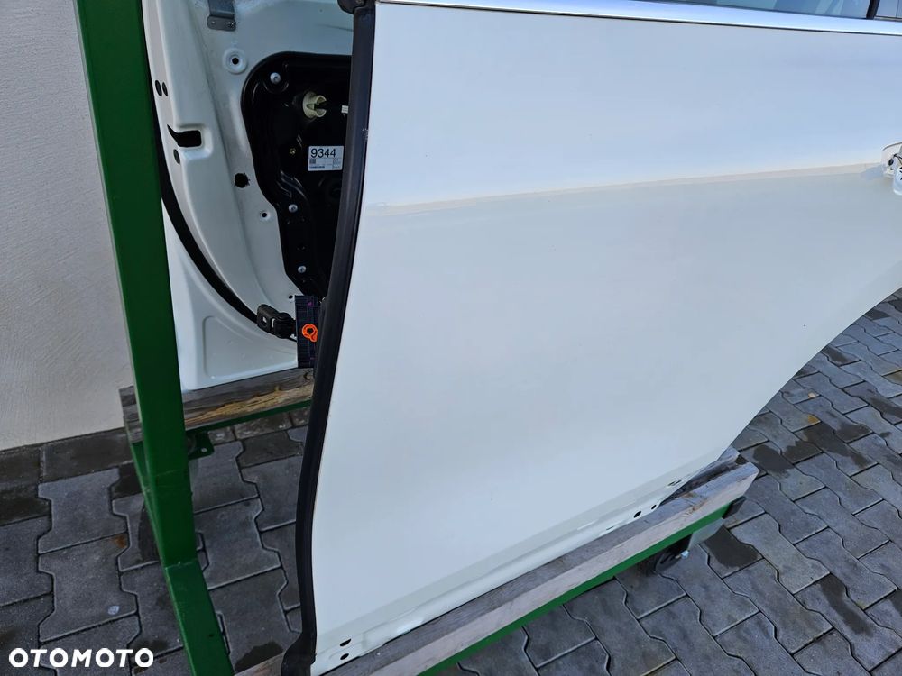 VW TOUAREG 7P 10-18R DRZWI LEWY TYL LR9A 7P0833311 - 5