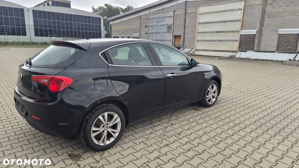 Alfa Romeo Giulietta 1.6 JTDM 16V - 4