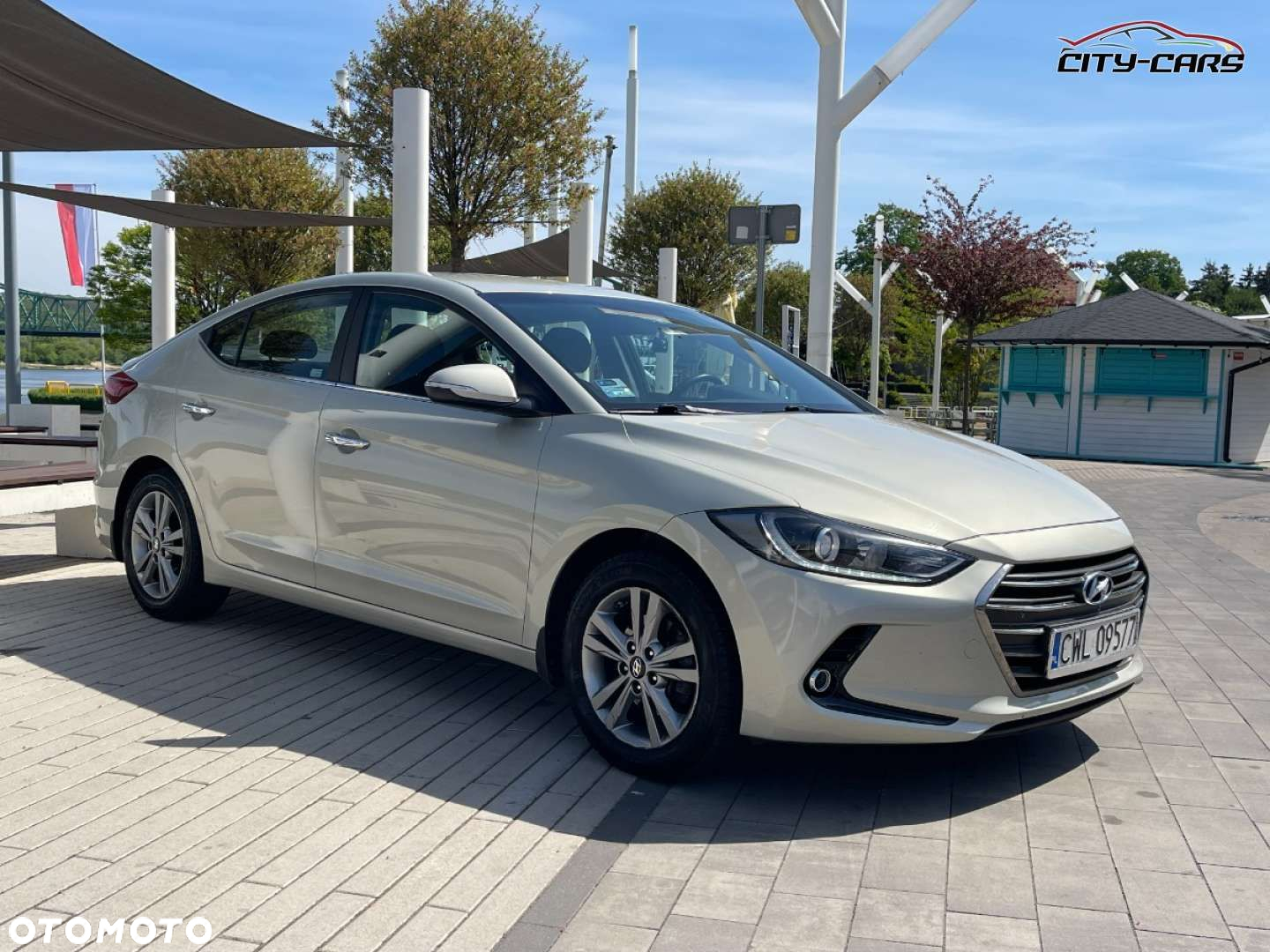 Hyundai Elantra - 14