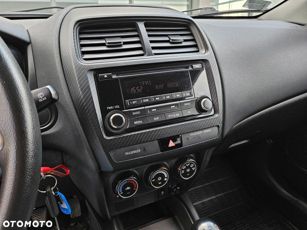 Mitsubishi ASX 1.6 Inform - 11