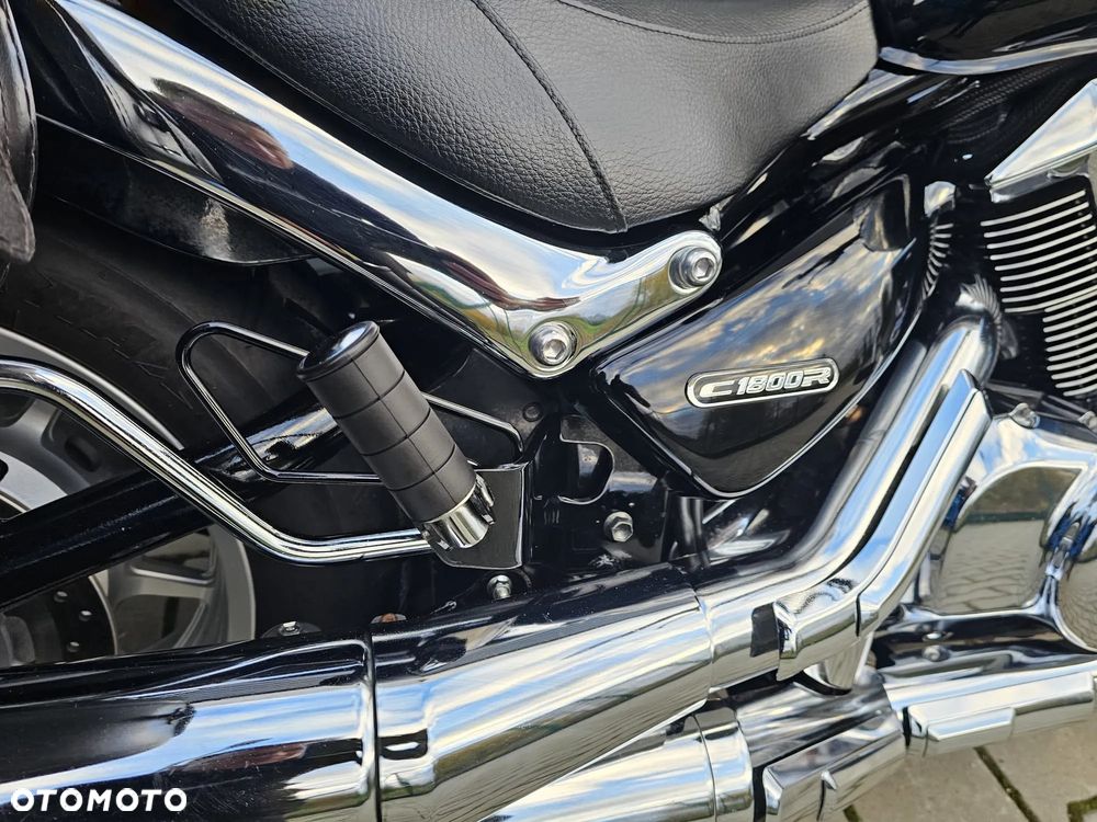 Suzuki Intruder - 20