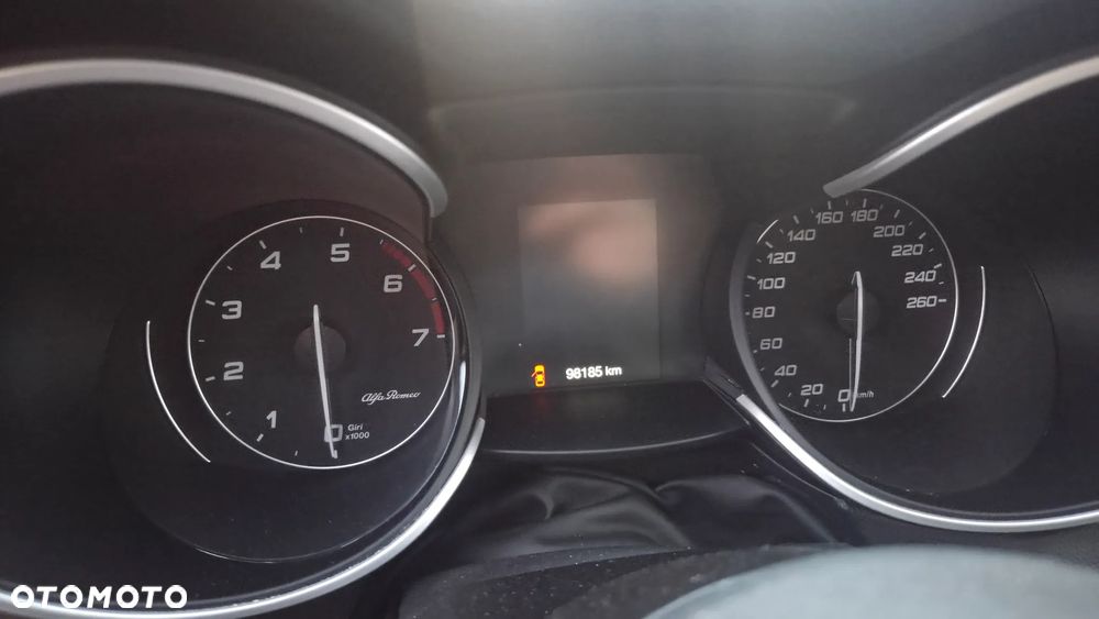 Alfa Romeo Stelvio - 10