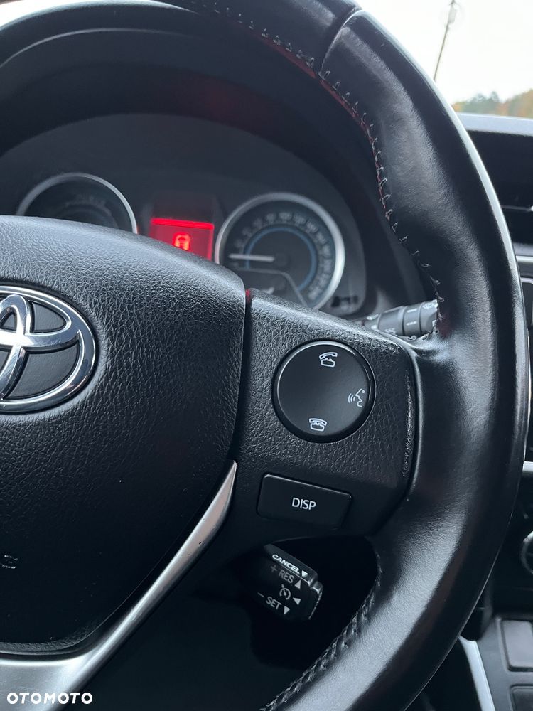 Toyota Auris 1.8 HSD Luna - 33