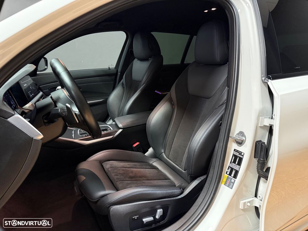 BMW 330 e Pack Desportivo M Auto - 22