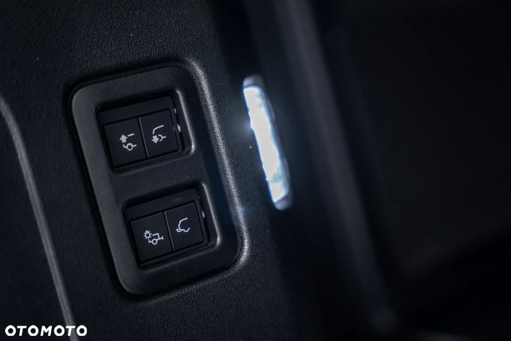 Land Rover Defender 110 D250 X-Dynamic HSE - 39