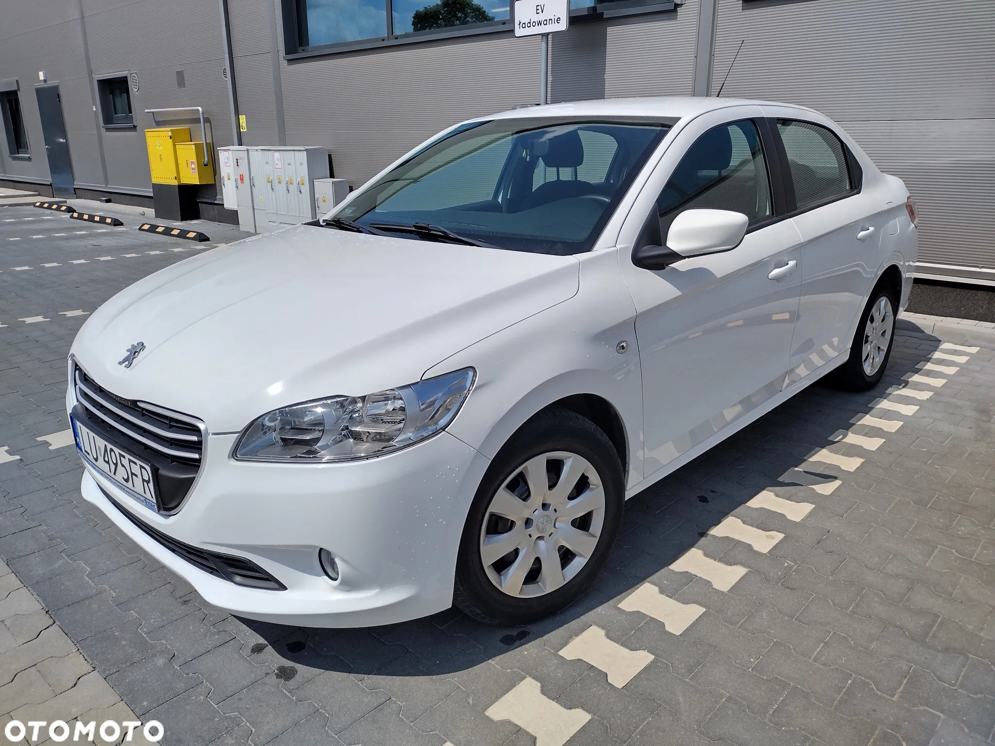 Peugeot 301 1.2 VTi/Pure Tech Active - 2