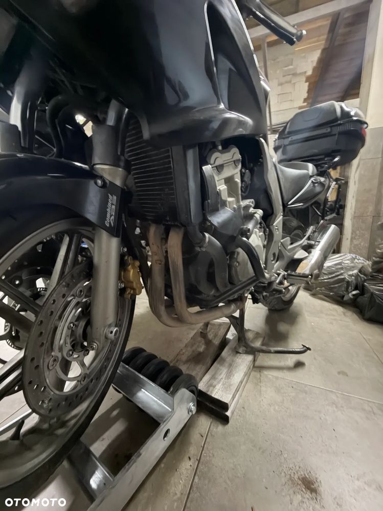 Honda CBF - 2