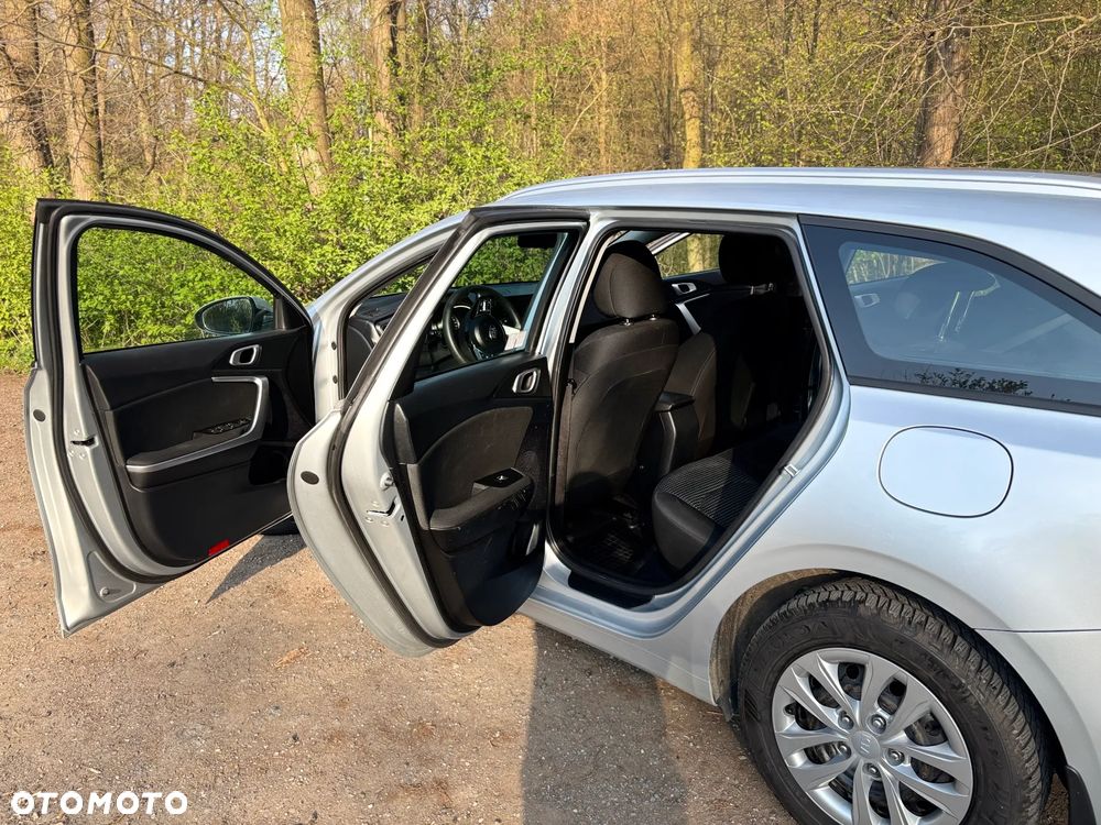 Kia Ceed 1.6 CRDi mHEV L Business Line - 8