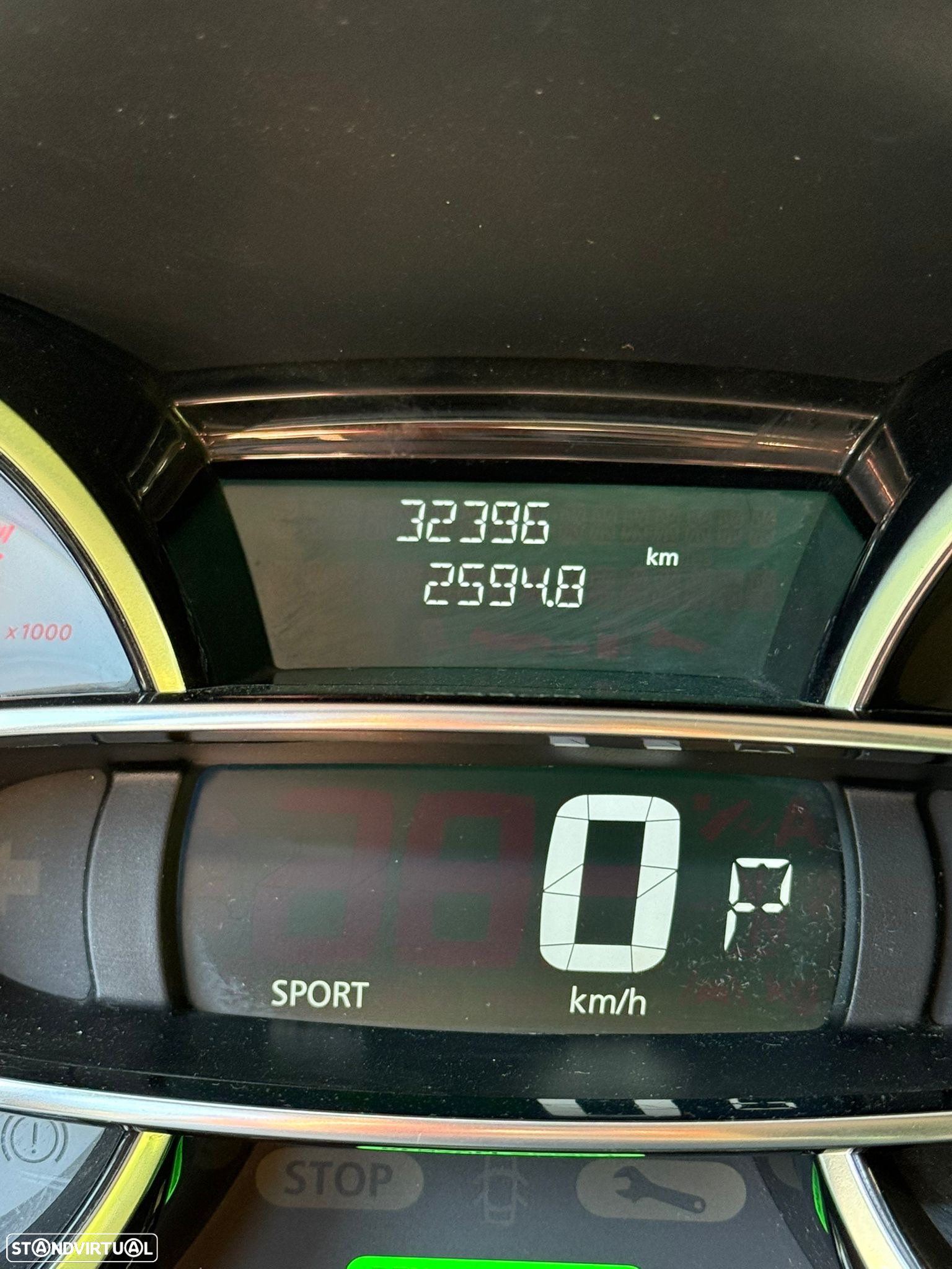 Renault Clio 1.6 T RS Trophy EDC - 29