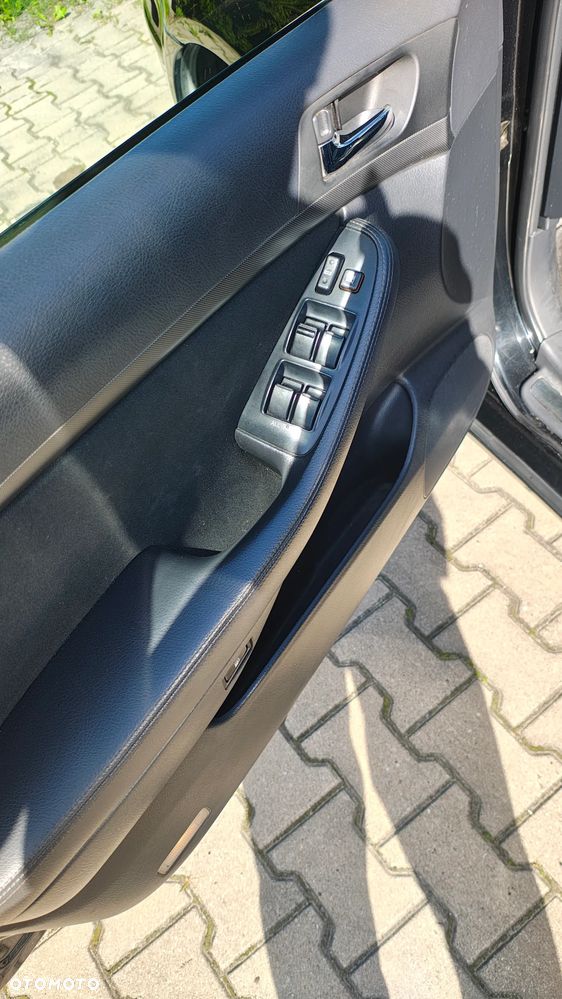 Toyota Avensis 1.8 VVT-i Sol - 10