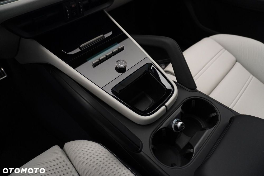 Porsche Cayenne - 24
