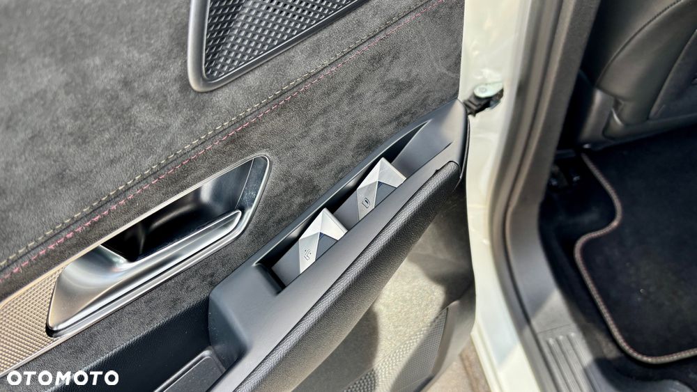 DS Automobiles DS 7 Crossback - 11