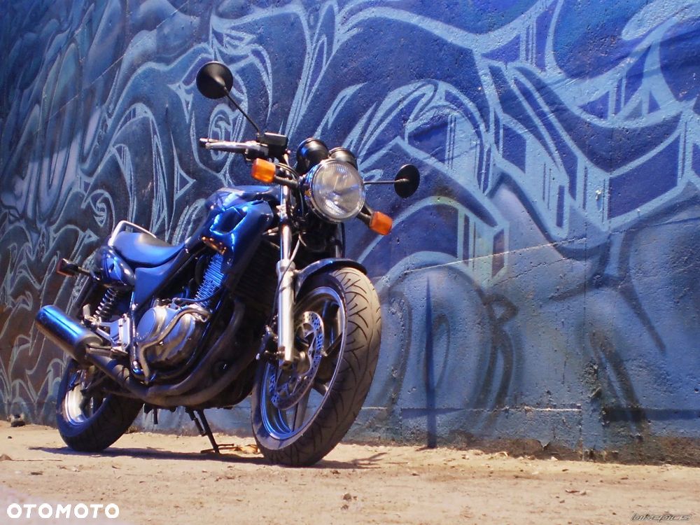 Honda CB - 1