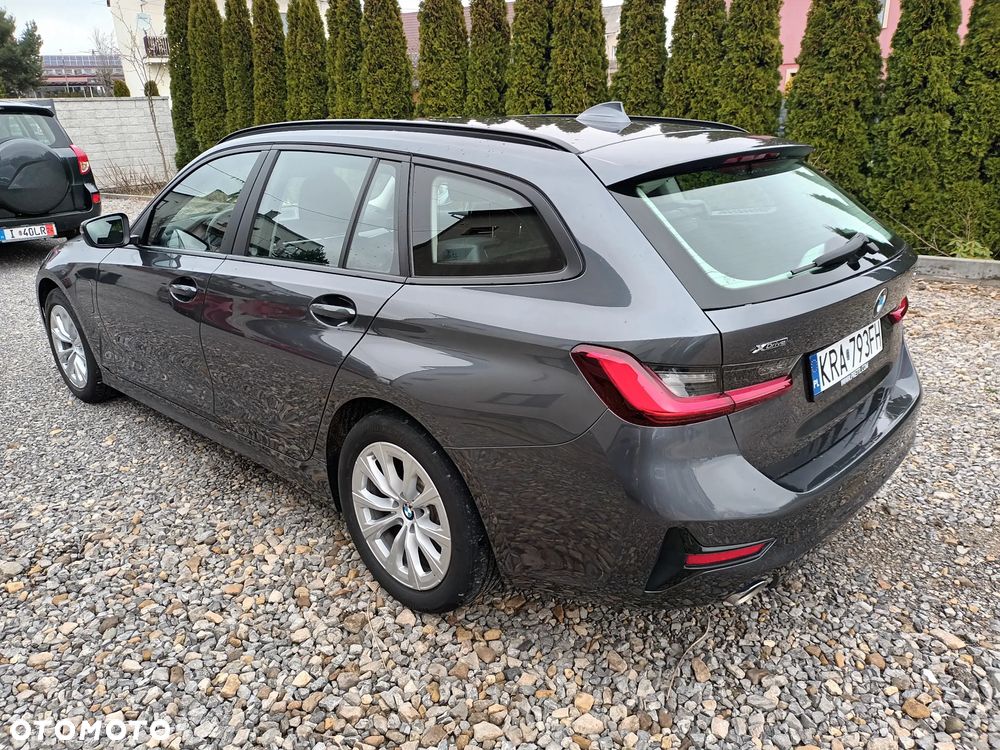 BMW Seria 3 330e xDrive - 7