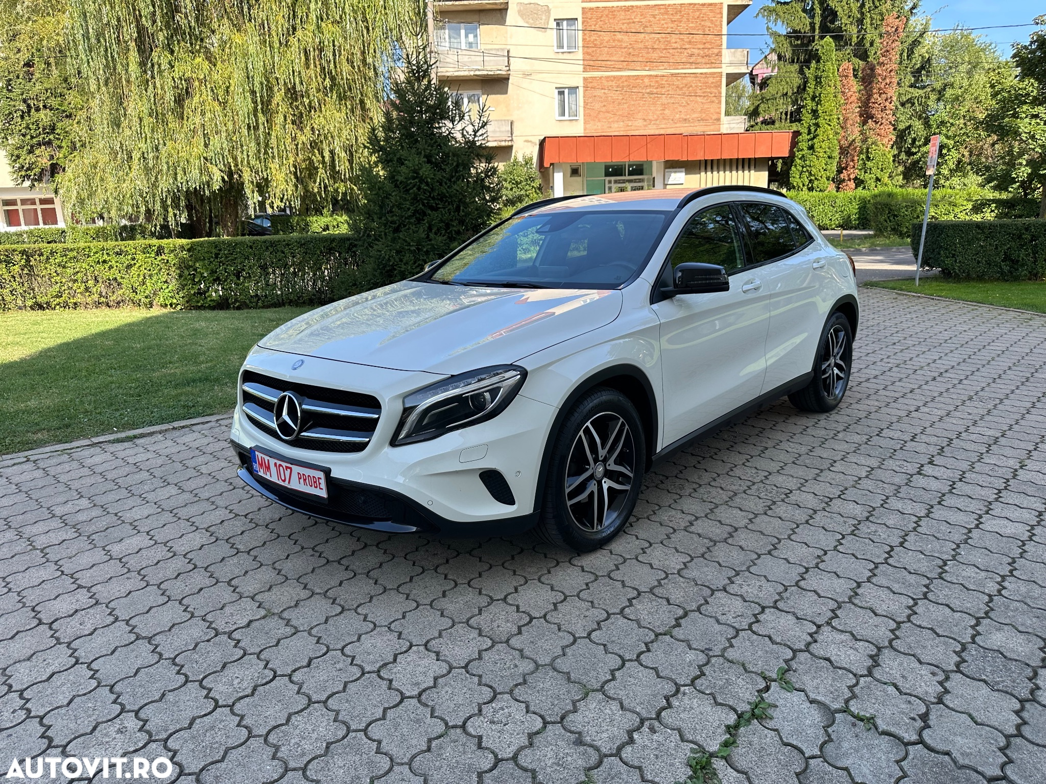 Mercedes-Benz GLA - 2