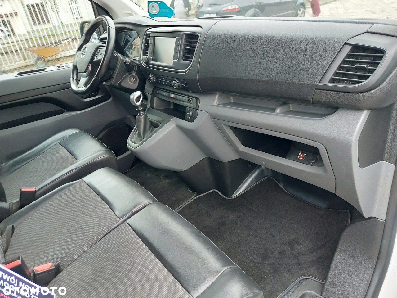 Opel Vivaro - 10