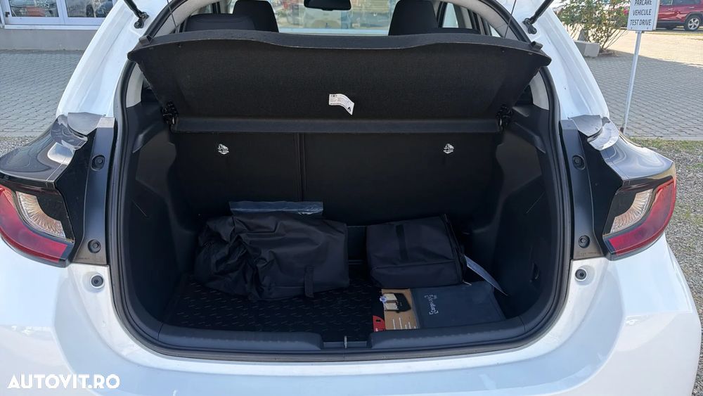 Toyota Yaris 1.5 VVT-i HSD Eco - 10