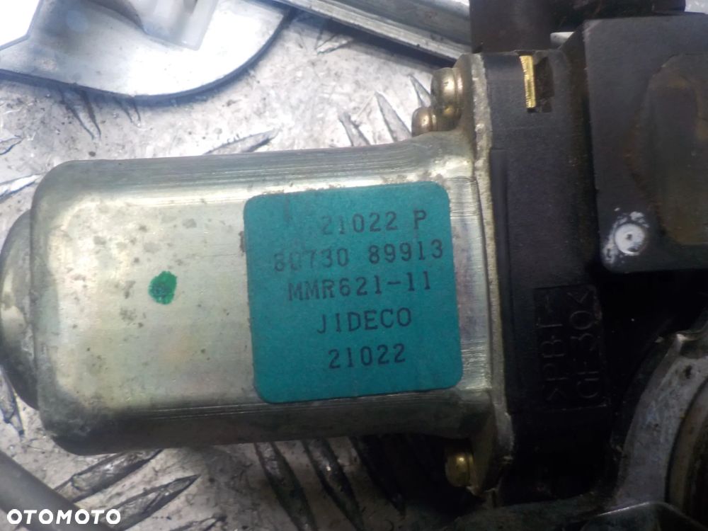 NISSAN X-TRAIL T30 MECHANIZM SZYB PRAWY TYŁ - 2