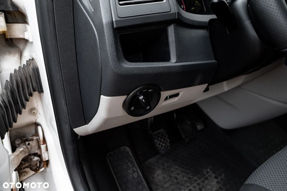 Volkswagen Transporter - 19