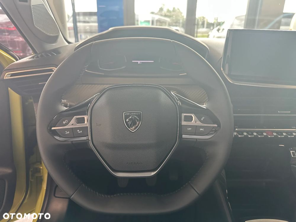 Peugeot 208 - 10