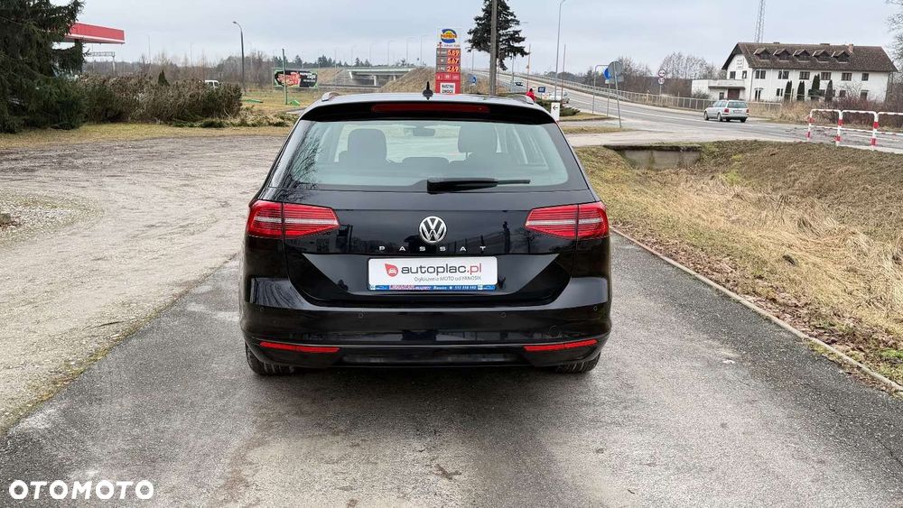 Volkswagen Passat - 21