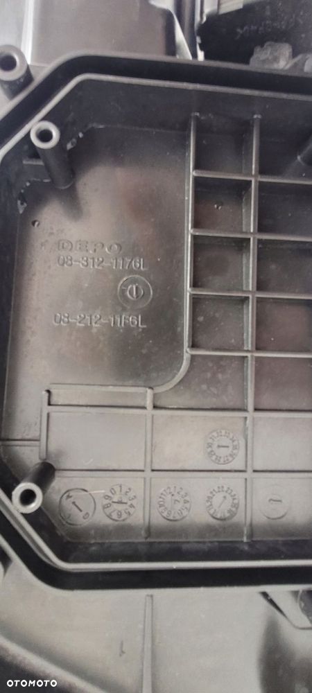 LAMPA LEWA PRZEDNIA ZWYKŁA TOYOTA RAV4 II LIFT 2003- - 16