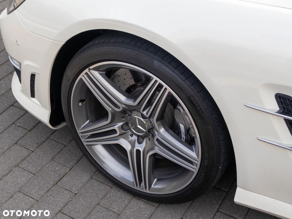 Mercedes-Benz SL 63 AMG - 38