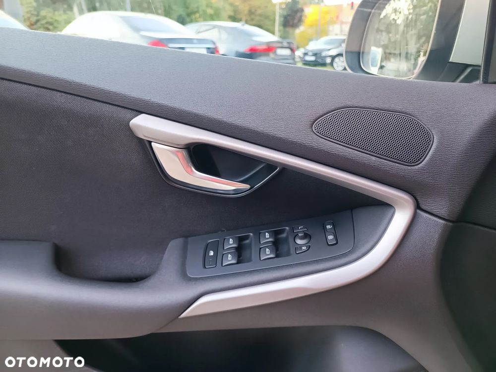 Volvo V40 D2 - 28