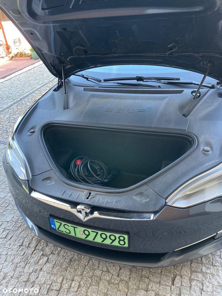Tesla Model S - 7