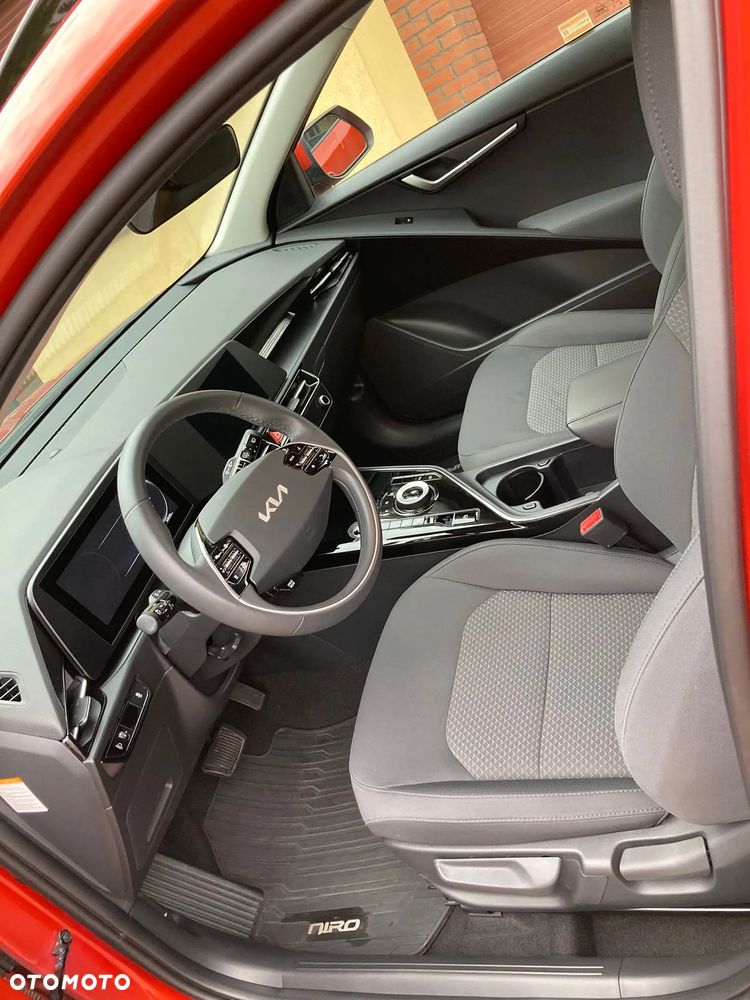 Kia Niro 64kWh M - 6