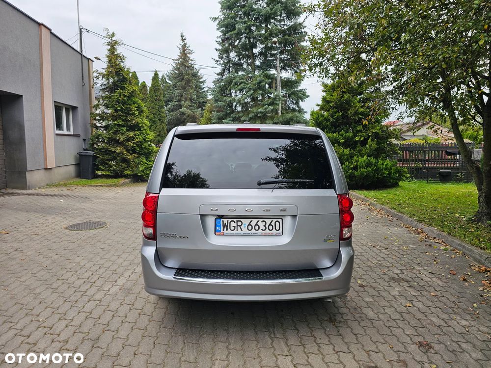 Dodge Grand Caravan - 6