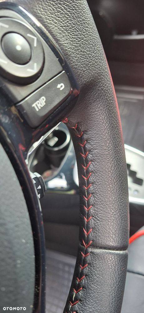Toyota Yaris Hybrid 100 Selection Passion - 16