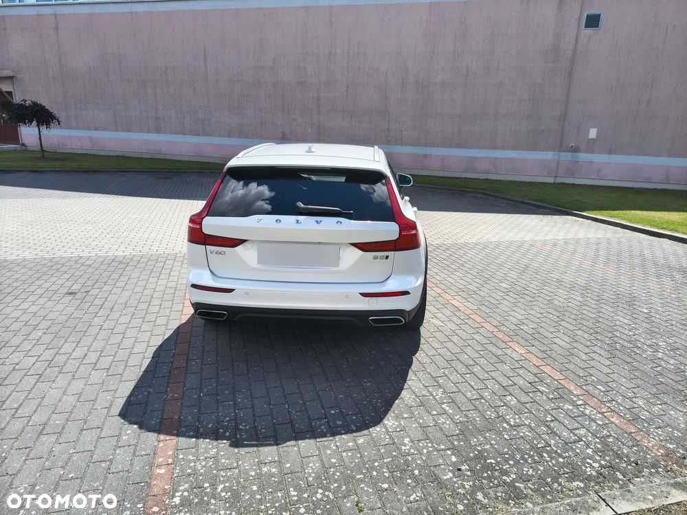 Volvo V60 Cross Country B5 B AWD Ultimate - 4