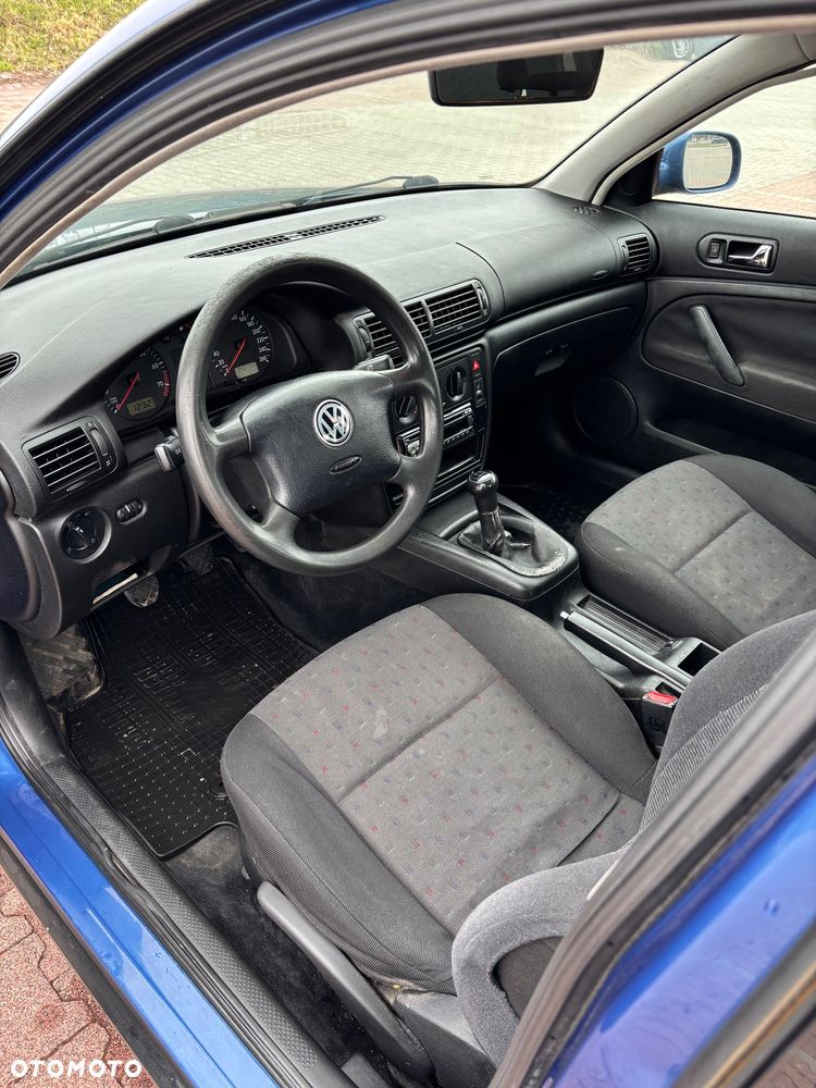 Volkswagen Passat - 12